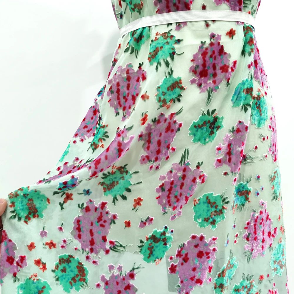 

1 м X 1,35 м 3D бархатная ткань, шелковая вискоза, вечернее платье, материал ВЕЛЮР