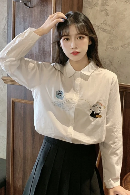 Милая рубашка с вышивкой кошки свободная стройнящая длинными рукавами для