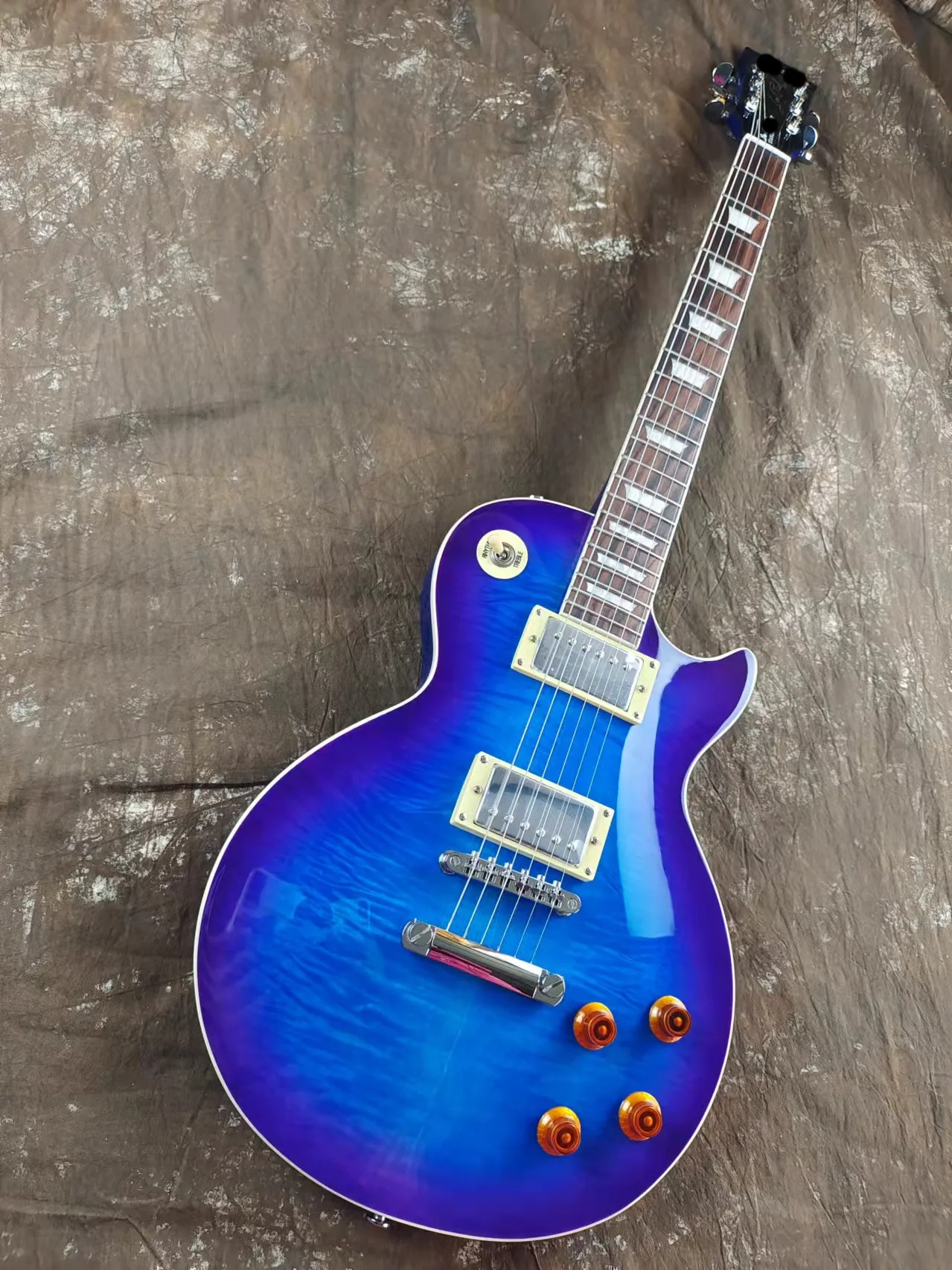 

Электрическая гитара, Черничный градиентный цвет, корпус из красного дерева, фингерборд из розового дерева, Экологичная краска, искусствен...