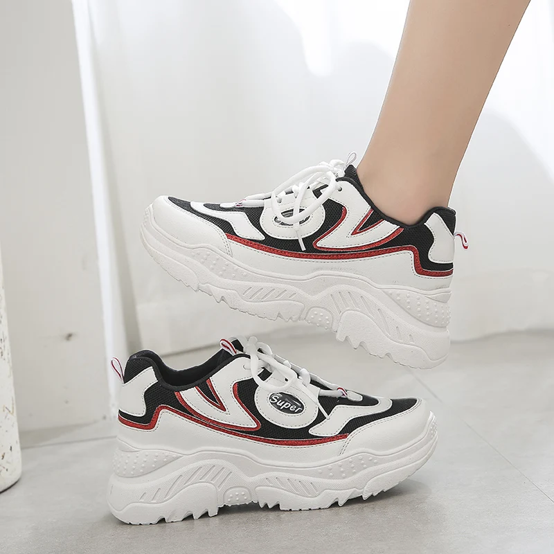 Новые стильные женские кроссовки увеличивающие рост на высоком каблуке 5 см