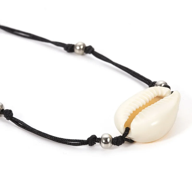 Колье ручной работы в богемном стиле из бисера и натуральной морской раковины