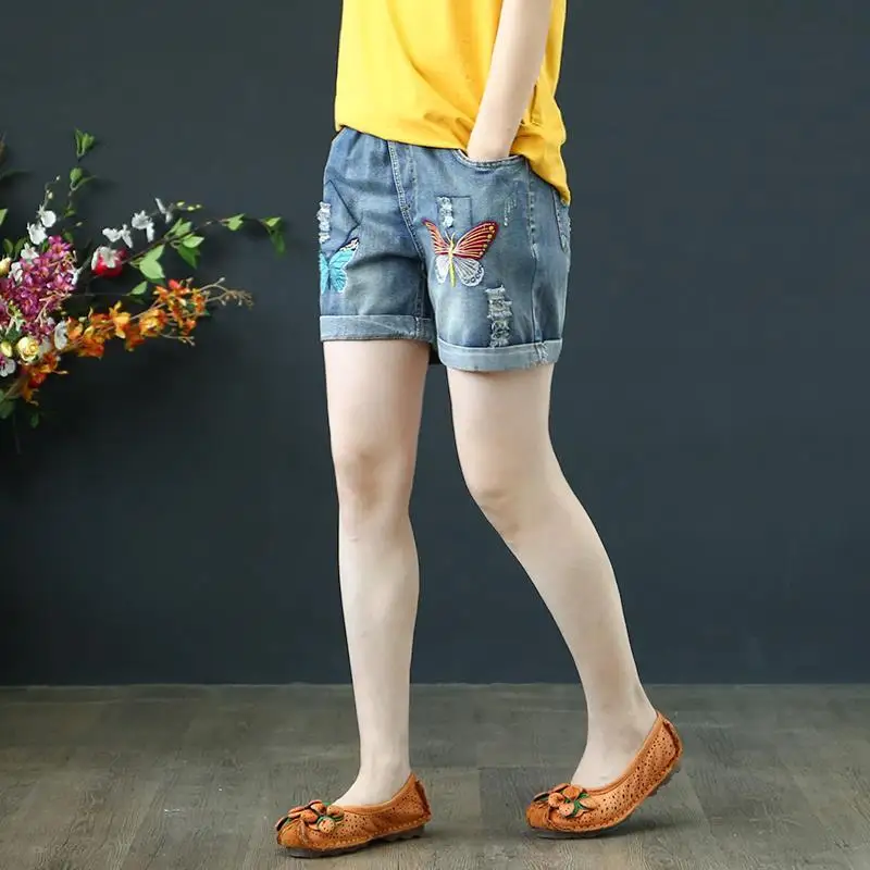 Джинсовые шорты женские рваные с вышивкой в виде бабочек стиле ретро эластичной