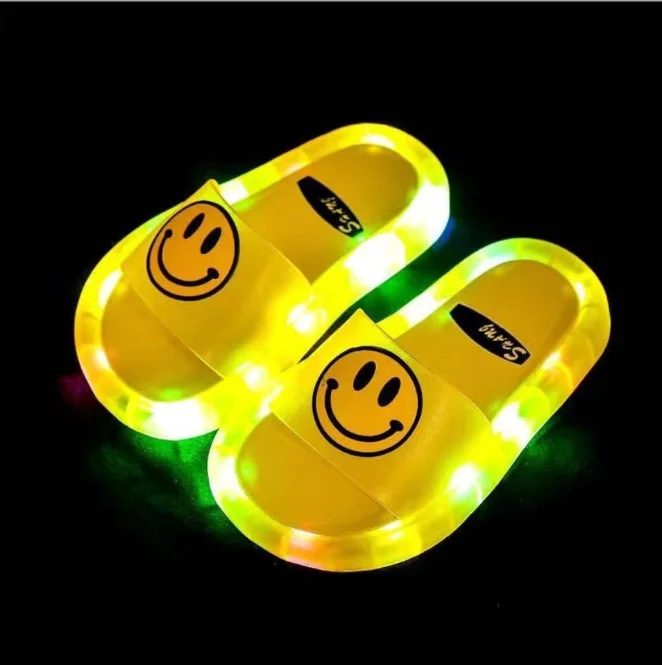 

Children's LED Slipper Luminous Jelly Summer Girls Slippers PVC Cartoon smile Beach Sandals Kids Home Bathroom 2021 Footwear