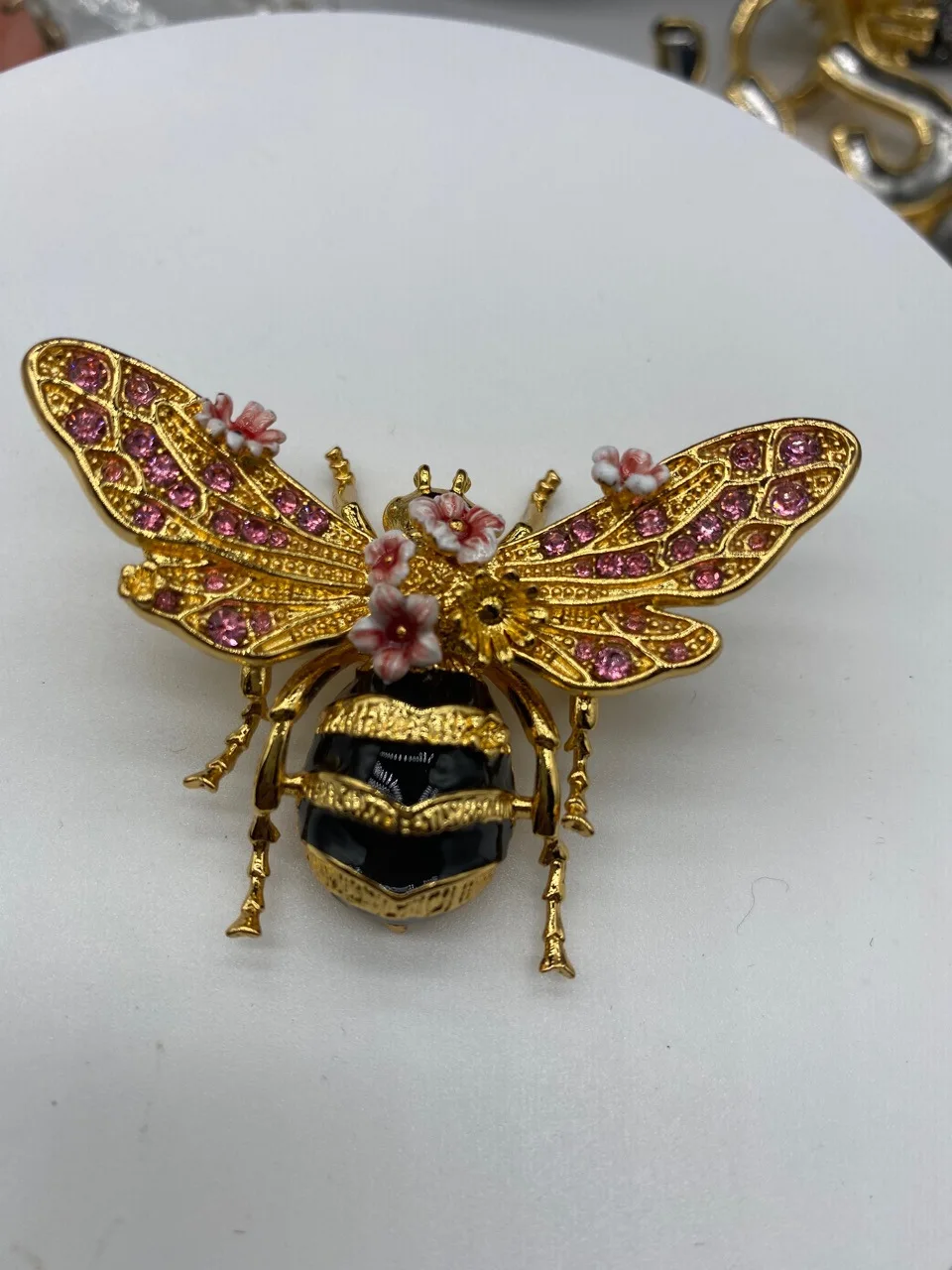 

Franc color bee series brooch