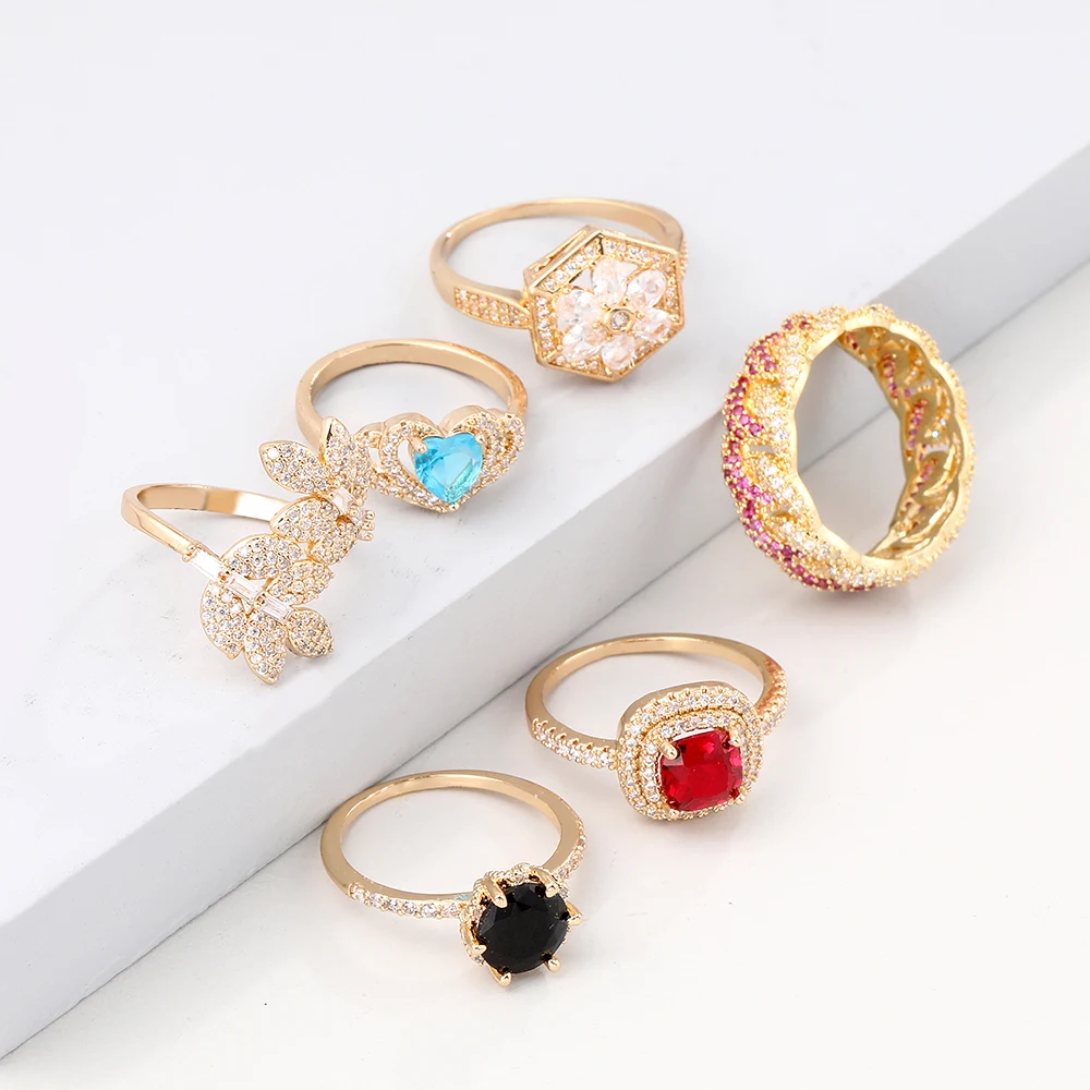 Женское кольцо золотого цвета инкрустированное Цирконом 2020 модное