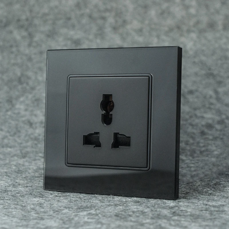 Электрическая розетка с USB разъемом и стеклянной панелью несколько рамок розетки