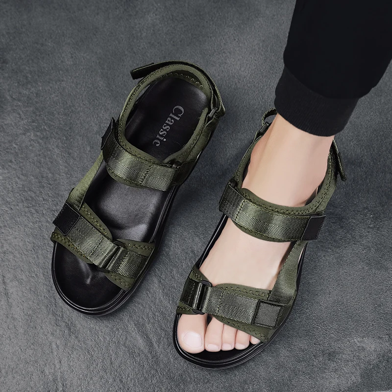 

Men Flat Lightweight Casual Sandals Outdoor Comfortable Beach Shoes Male Breathable Sneakers Botines Hombre Large Size 38-48