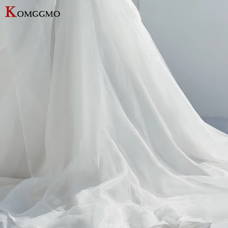 

2021 New Arrival V-Neck Sleeveless Tiered Bridal Ball Gown Elegant Chapel Train Backless Wedding Dress for Women Robe De Mariage