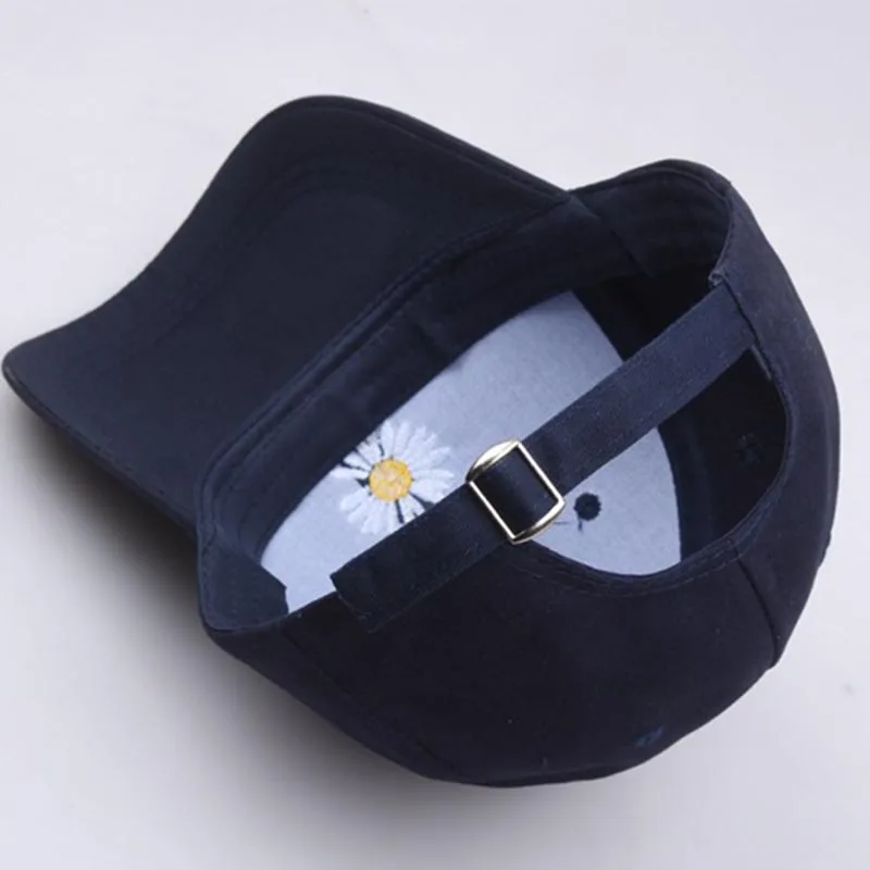 

2020 New Summer Spring Daisies Baseball Cap Unisex Fashion Cotton Beach Sun Hats outdoor embroidery Floral Femme Hat
