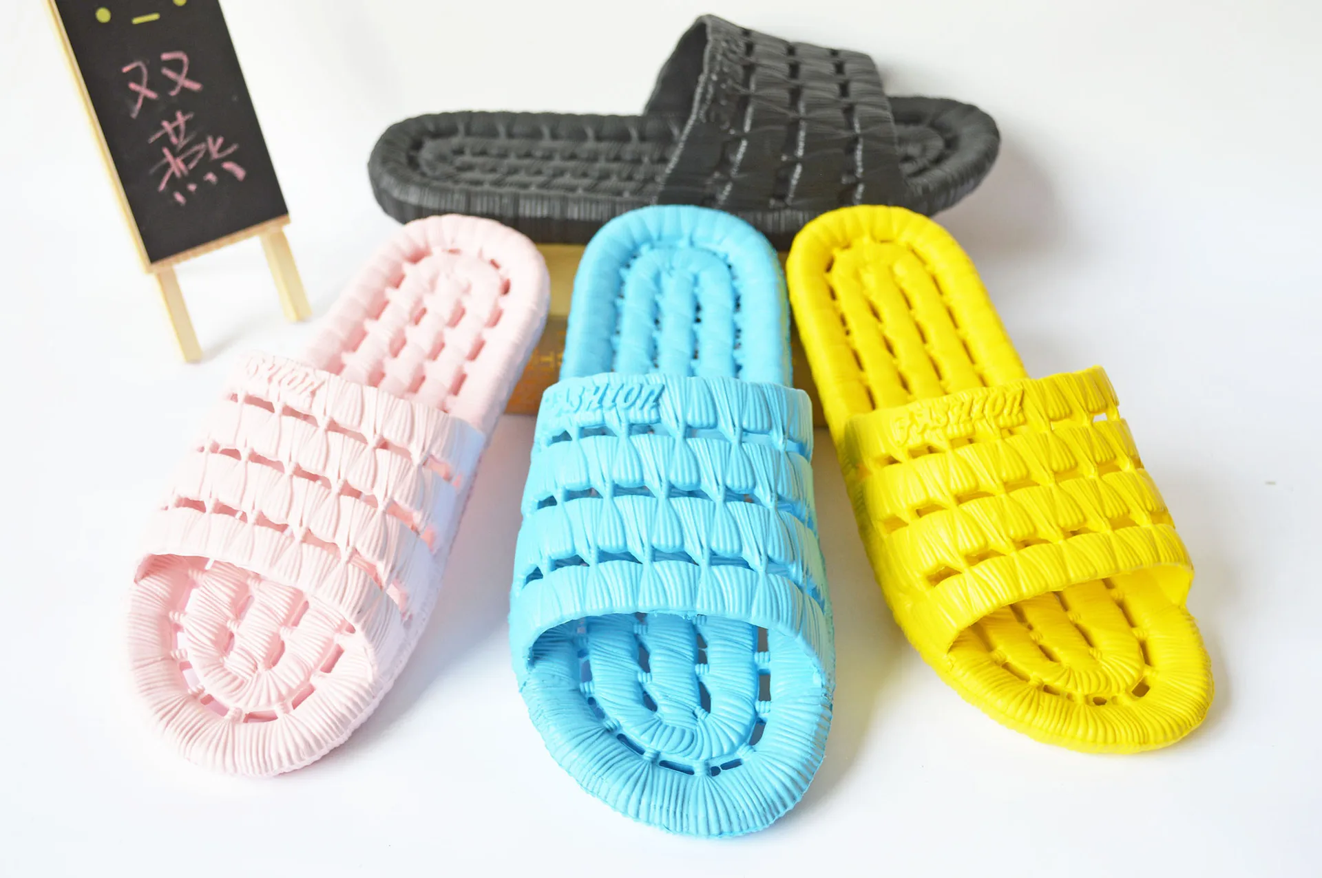 Летние домашние тапочки оптовая продажа мужские и женские нескользящие шлепанцы