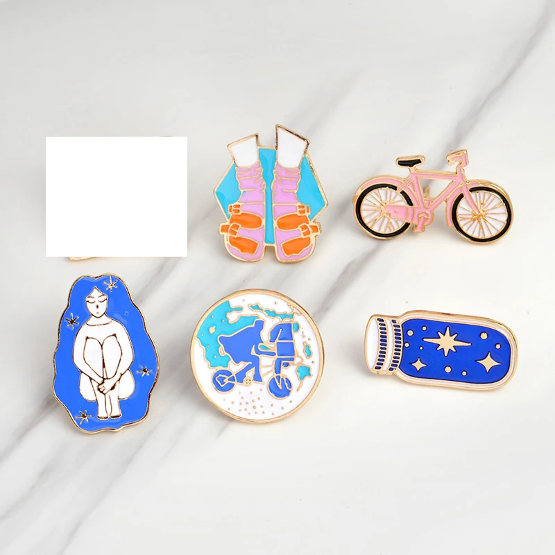 Вернитесь в прошлое и познакомьтесь с маленьким розовым велосипедом небесно