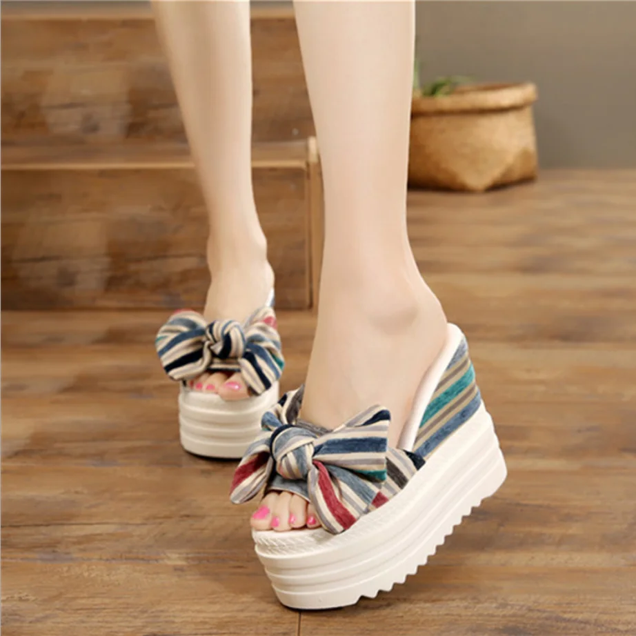 Женские шлепанцы на платформе пляжные дизайнерские Сланцы очень высоком каблуке