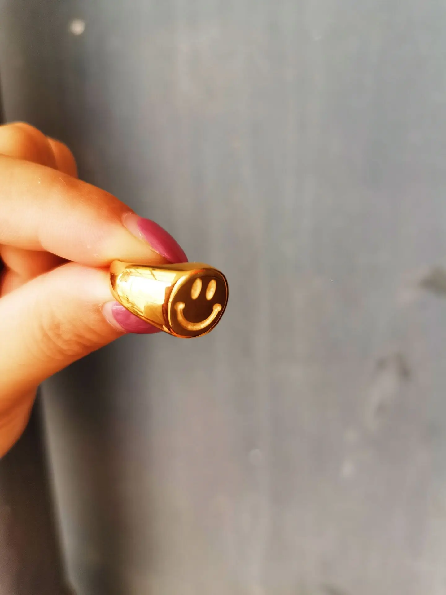 

2021New Fashion Tarnish Free Gold Plated Stainless Steel Smiley Face Rings Cute Positive Gold Smile Ring For Women JewelryGift
