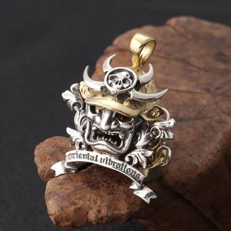 Мужской кулон в виде маски самурая из чистого серебра 925 пробы с инкрустацией