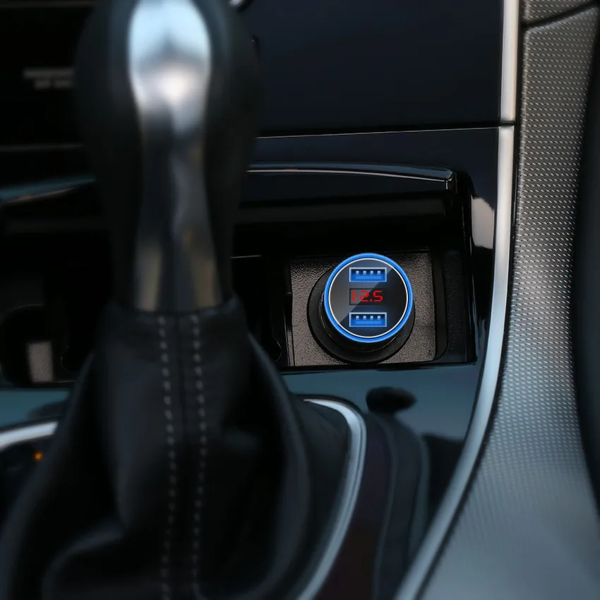 Автомобильное зарядное устройство с двумя USB-портами и светодиодным дисплеем 3 1 А