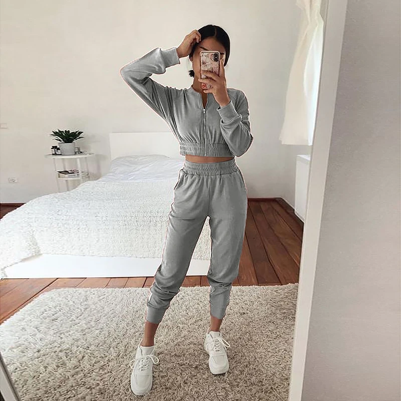 

Women 2 Pcs Casual Clothes Sets Long Sleeve Sports Crop Top + Long Legging Pant Tracksuits Female Autumn Suit 2021 Plus Size