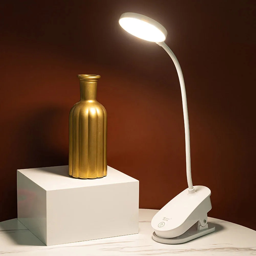 

Светодиодная маленькая Настольная лампа с защитой глаз, перезаряжаемый светильник для прикроватного столика двойного назначения с регули...