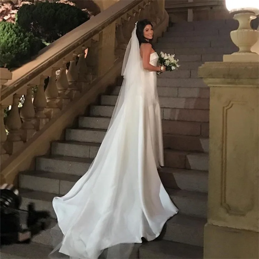 Simple A-line Wedding Dresses Strapless Court Train Satin Bridal Gowns Backless Vestido De Noiva Charming Robe De Mariee
