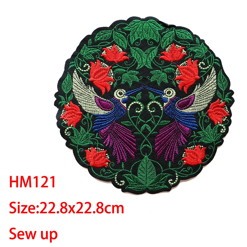 Мультфильм декоративная круглая нашивка Ласточки птицами и розами значок