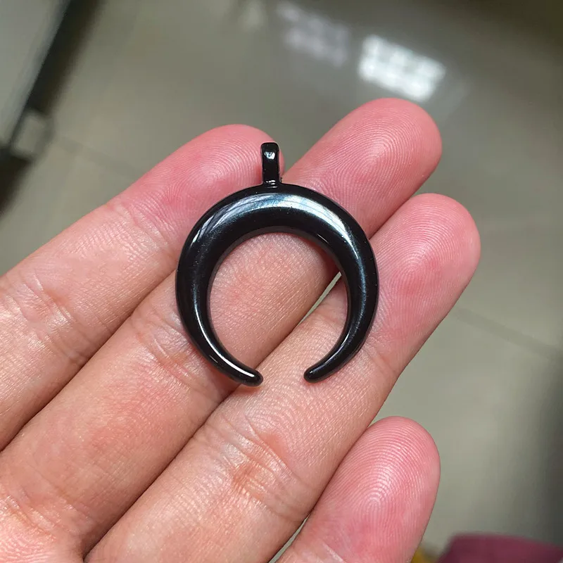 

6pcs Black Crescent Moon Pendant, Charms Jewelry DIY Necklace Bracelet Key Chain Aesthetic Accessories,Jewelry Making Supplies