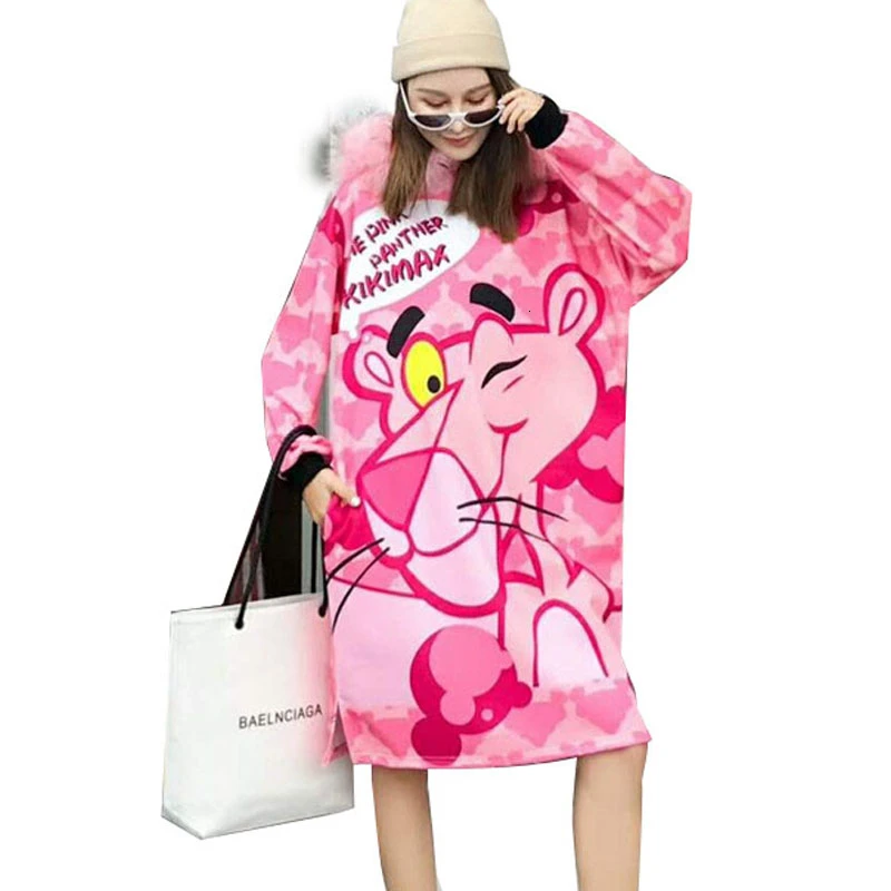 Женское платье-свитшот с меховым воротником QING MO розовое принтом Пантеры