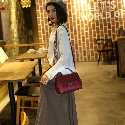 

Designer Female Tote bag Fashion New Women's Designer Handbag High-quality Leather Women bag Elegant Lady Messenger Shoulder bag
