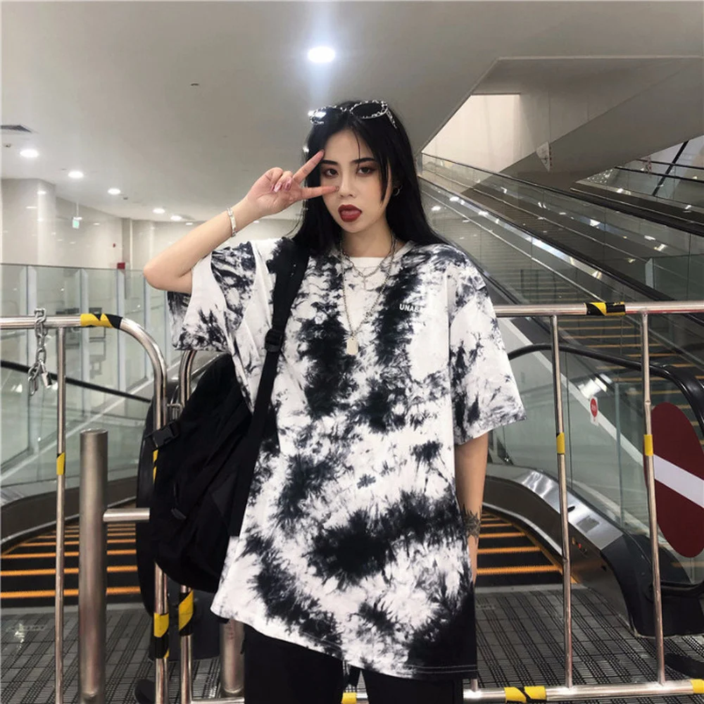 

Top Short-Sleeved Female T Shirt Tide Harajuku Wind Retro Tiedye Letter Printing Loose Trend Wild Couple Female T-Shirt Clothes