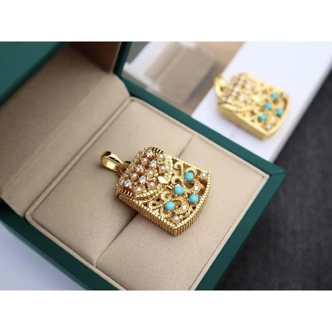 

Original Craft S925 Silver Gilding Material Natural Turquoise Pearl Pendant Perfume Bag Bag Can Be Opened Hollow Design