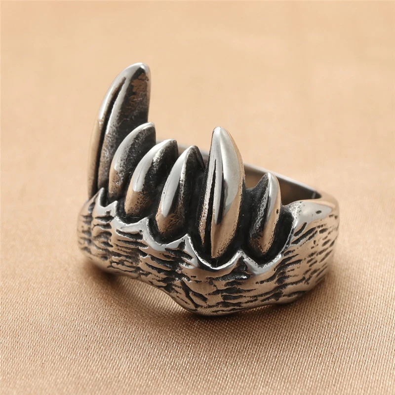 

European and American vintage fashion animal fangs trend men's rings Personality exaggerated punk hip hop fangs ring wholesale