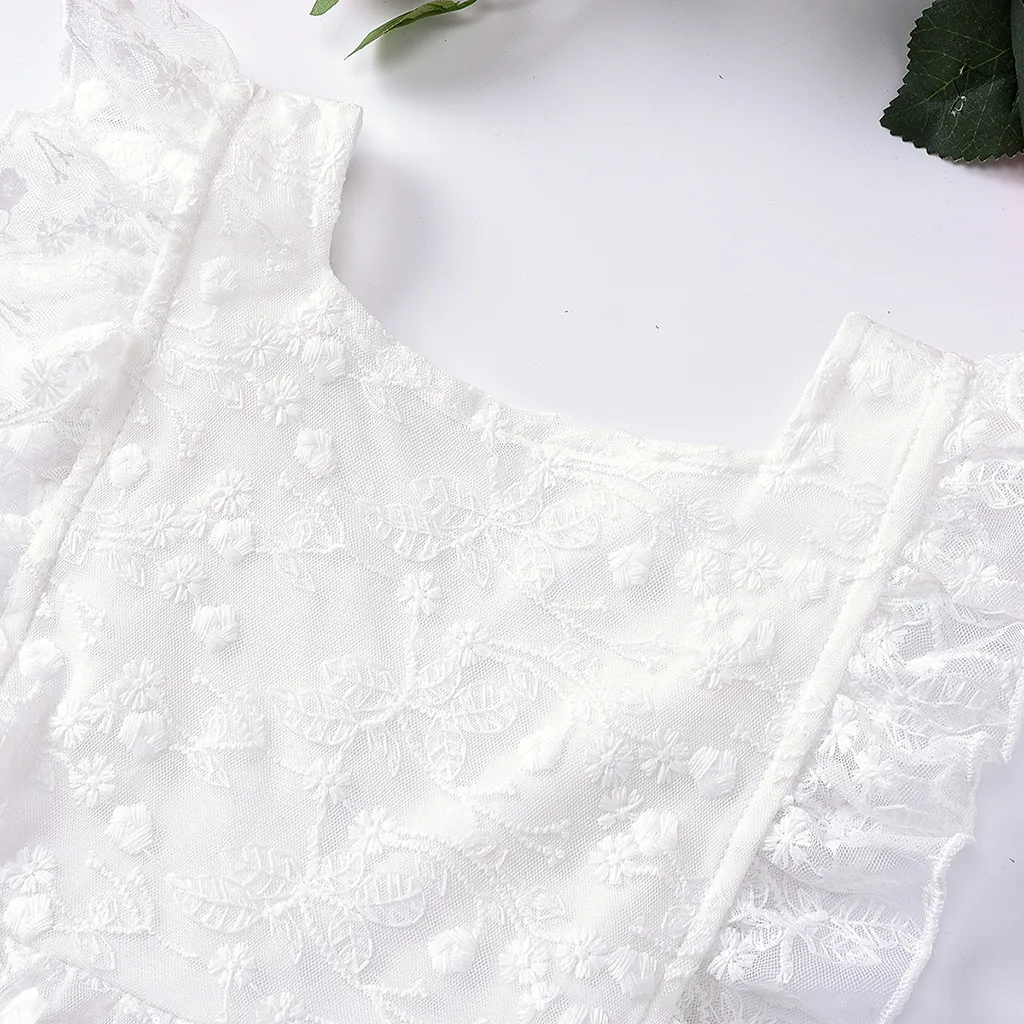 Комбинезон для новорожденных девочек с рюшами однотонный белый кружевной