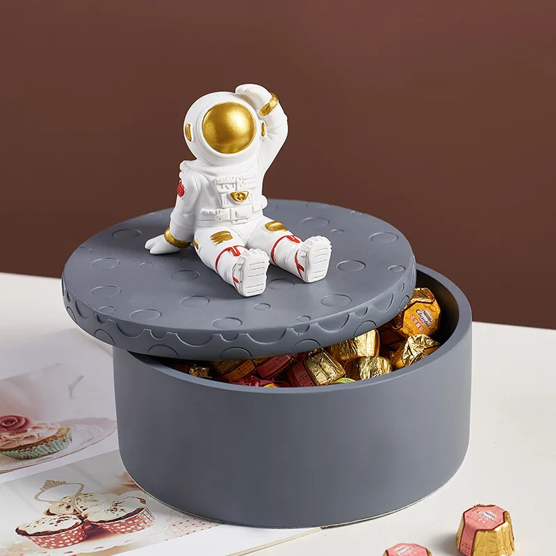

Шкатулка для хранения ключей с изображением астронавта на крышке, шкатулка для закусок и конфет с крышкой, домашние аксессуары, настольные ...