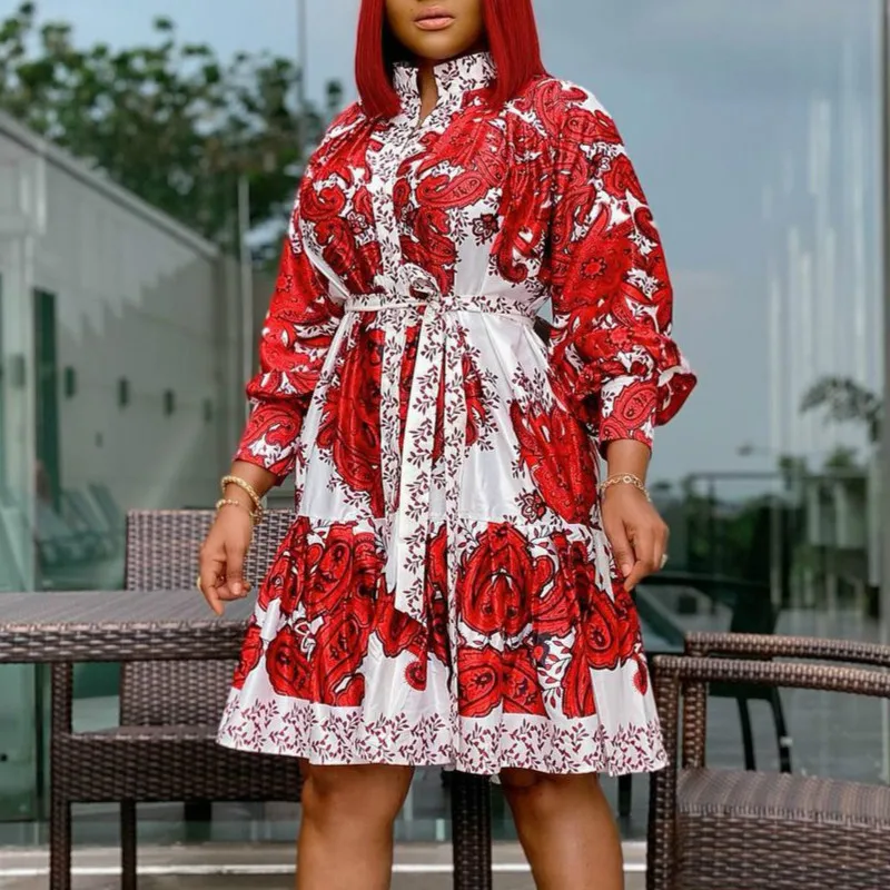 

Женское платье с цветочным принтом, длинным рукавом и поясом, до колена