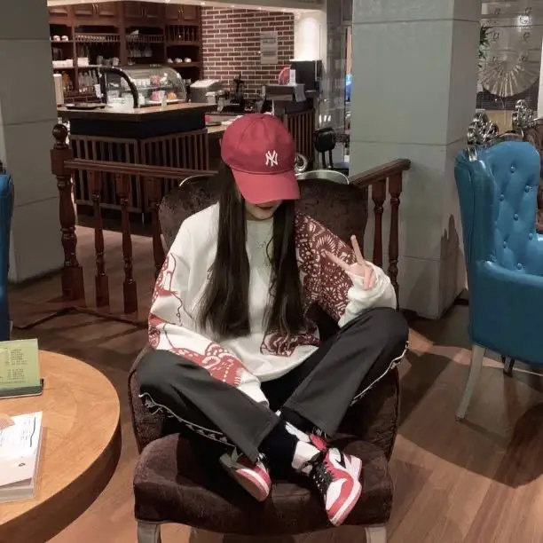 

Chaopai Wei Yi female student spring and autumn Korean Edition thin loose net red same Chinese fashion clothes female student