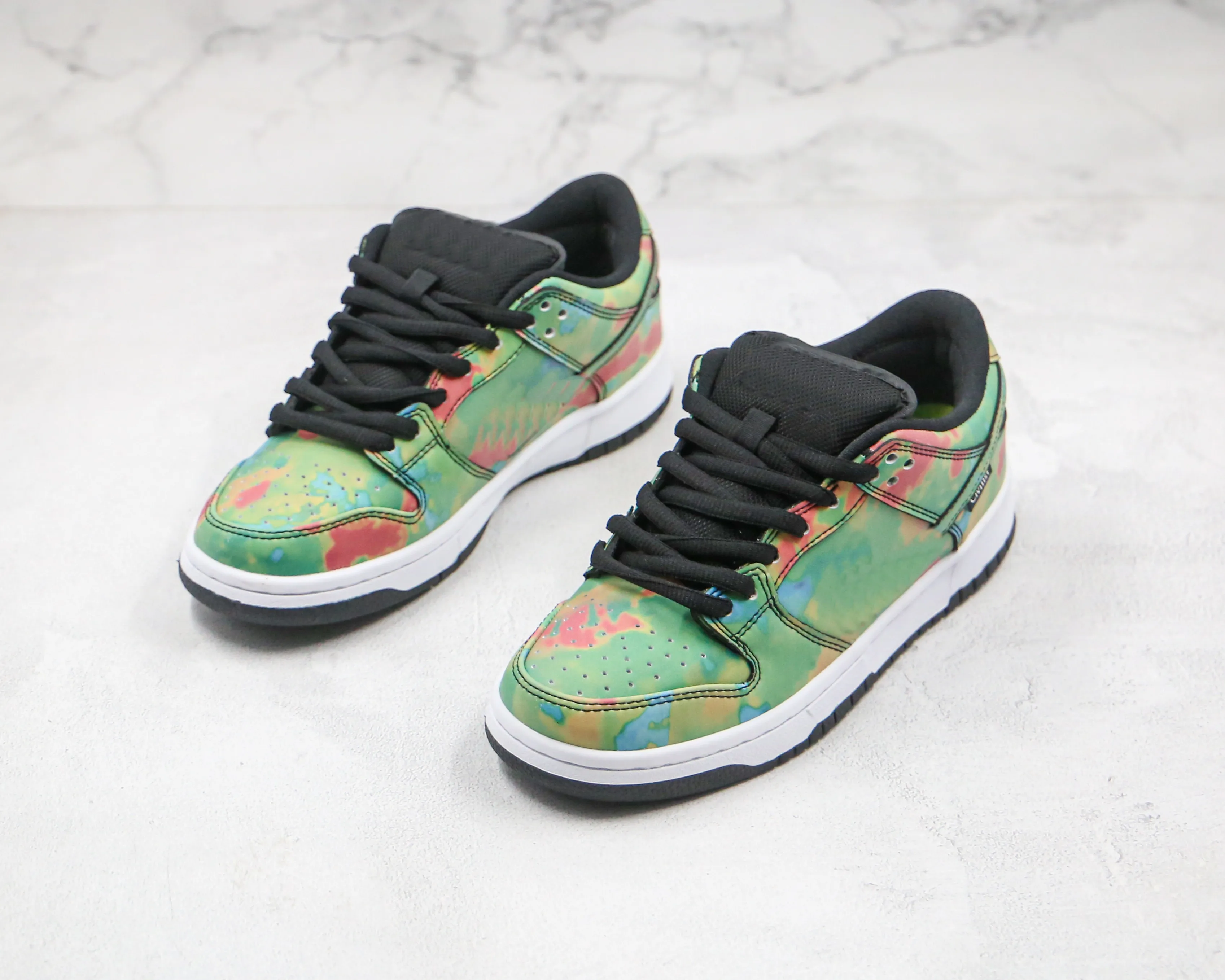 

High Quality Kentucky Syracuse Plum Shadow Travis Scott X Sb Dunks Low Tie Dye White Casual Color changing shoes