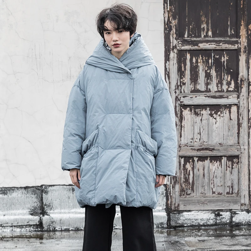 Куртка женская зимняя на утином пуху ветрозащитная с капюшоном и рукавами