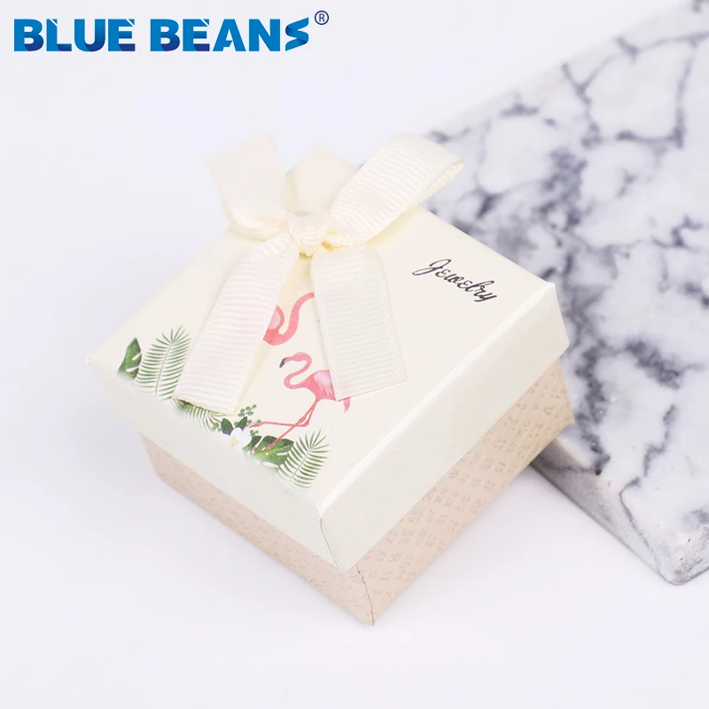 

Картонная квадратная подарочная коробка BLUE BEANS для украшений