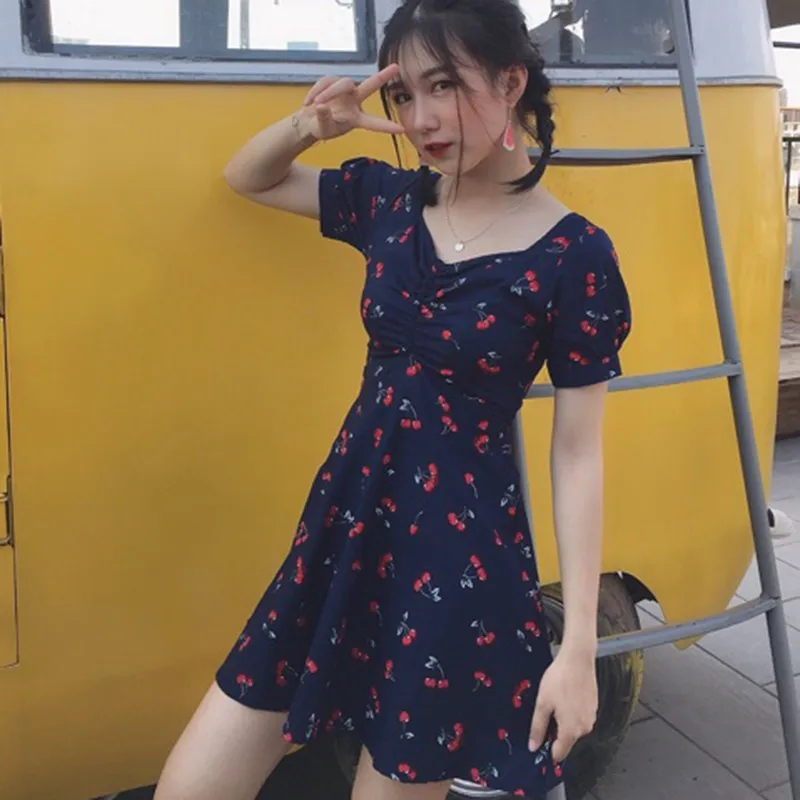 Платье женское клетчатое ТРАПЕЦИЕВИДНОЕ с коротким рукавом и V образным