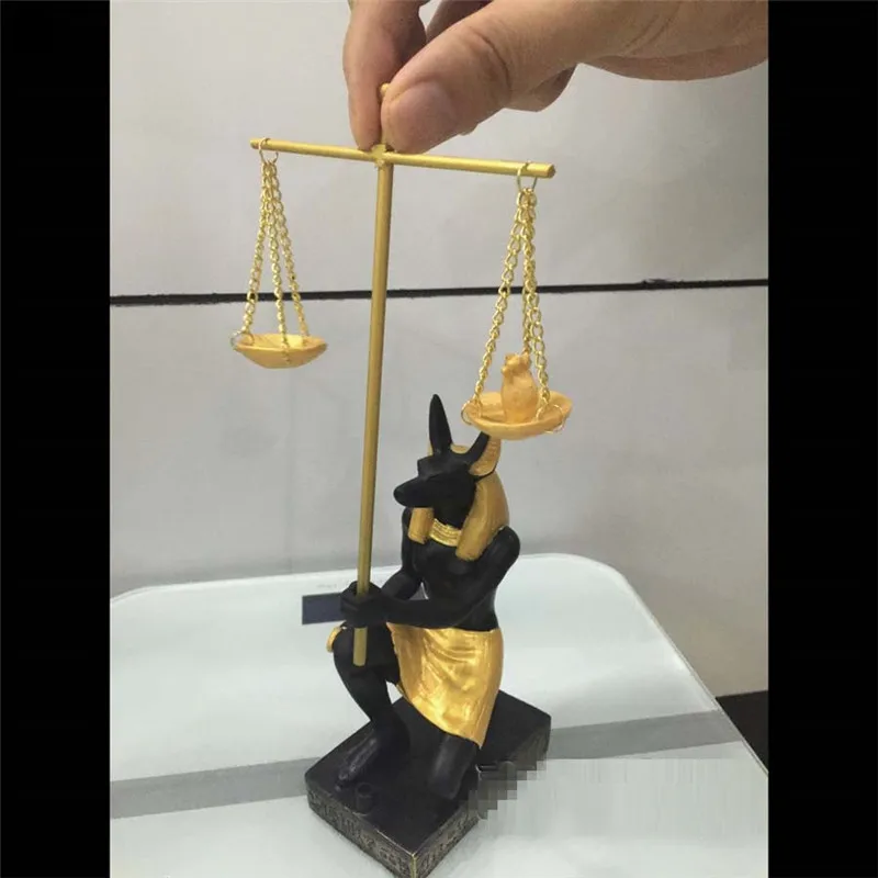 Древний Египет баланс судью Анубиса Бог Статуя изделия из смолы фигура собака