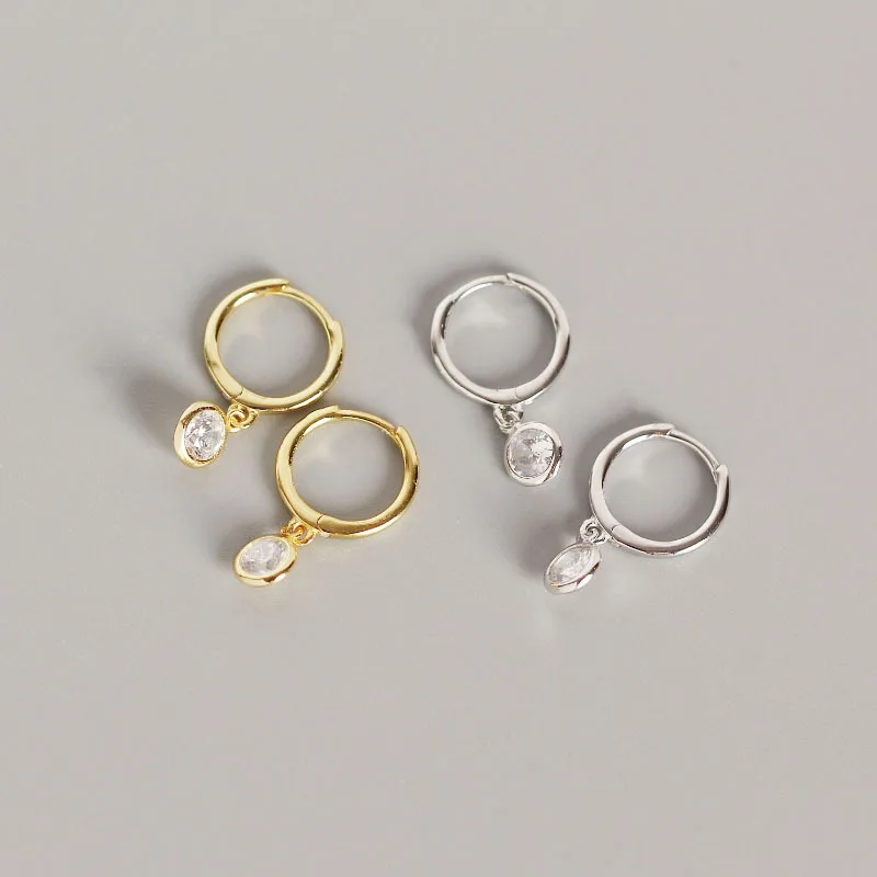 Серьги huggie Hoop из стерлингового серебра 925 пробы с висячими кубическими