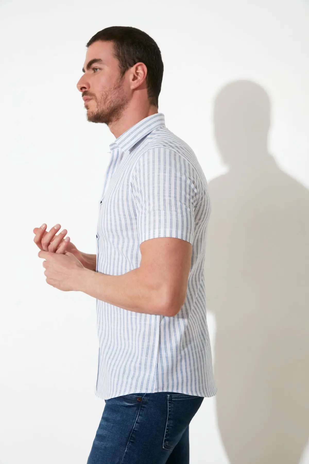 

Trendyol Male Slim Fit Shirt Collar Short-Sleeve Shirt TMNSS21GO0578