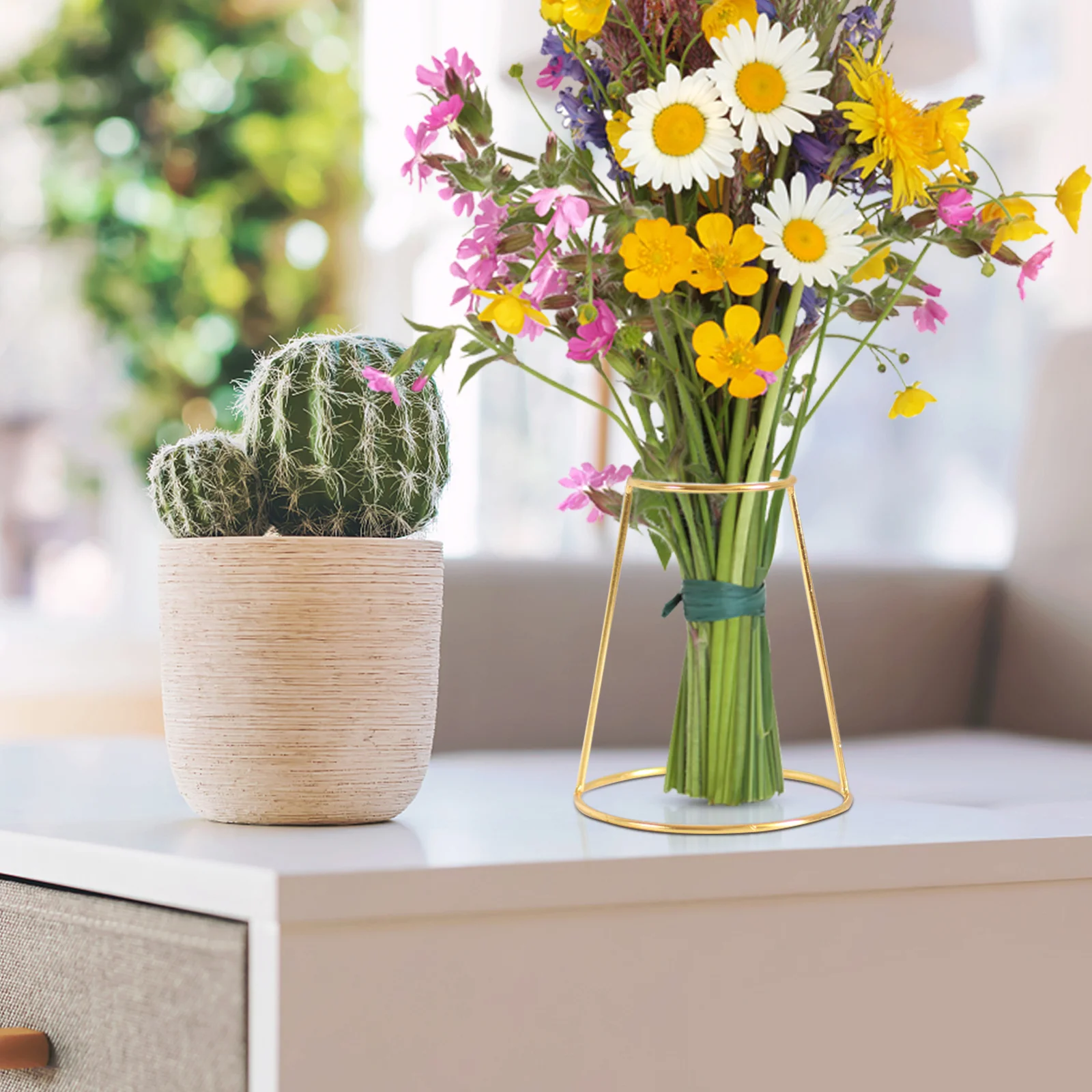 

Iron Retro Line Table Flower Vases Nordic Decoration Home Metallurgical Plant Holder Nordic Style Flower Vase Home Decor 3 Shape