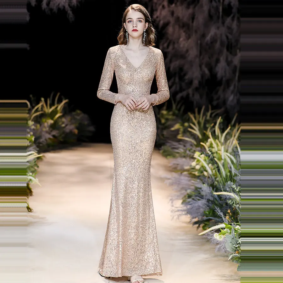 Женское длинное вечернее платье русалка золотистое с V образным вырезом и