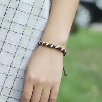 

Factory direct supply hand-woven vintage leather bracelet simple and versatile adjustable cross-border jewelry B01892