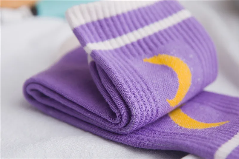 Яркая луна жаккардовые Милая женская обувь милые хлопковые носки в бежевом и