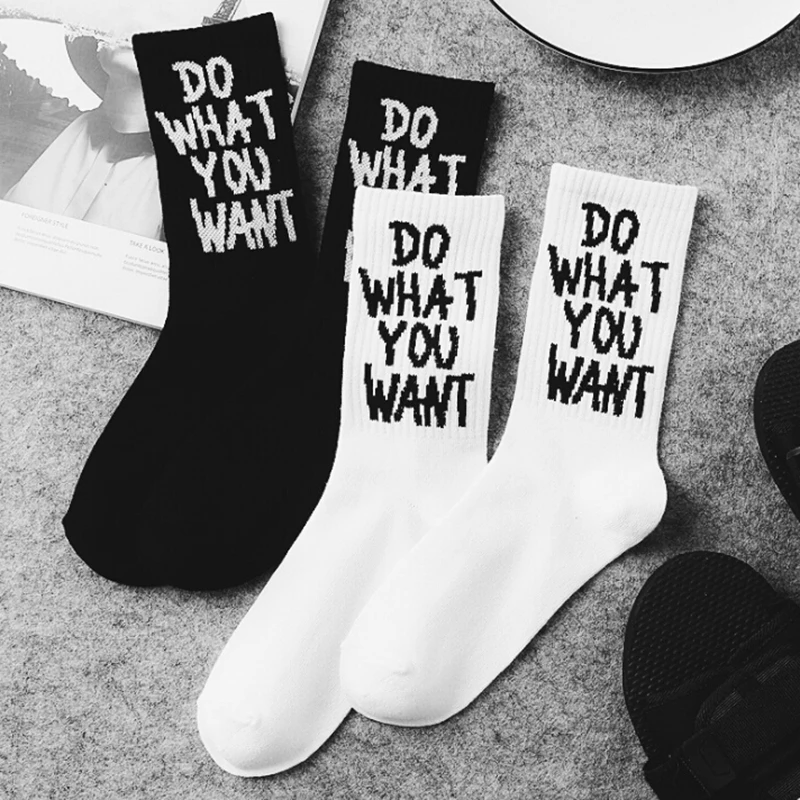 

High Quality Funny Letter Korea Halajuku Hip-hop Street Skate Socks Hosiery Men Black White Casual Cotton Short Socks Winter