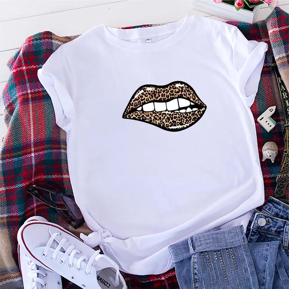 

Леопардовой расцветки с принтом губ; Женская футболка с коротким рукавом и круглым вырезом, Свободная Женская футболка женская футболка То...