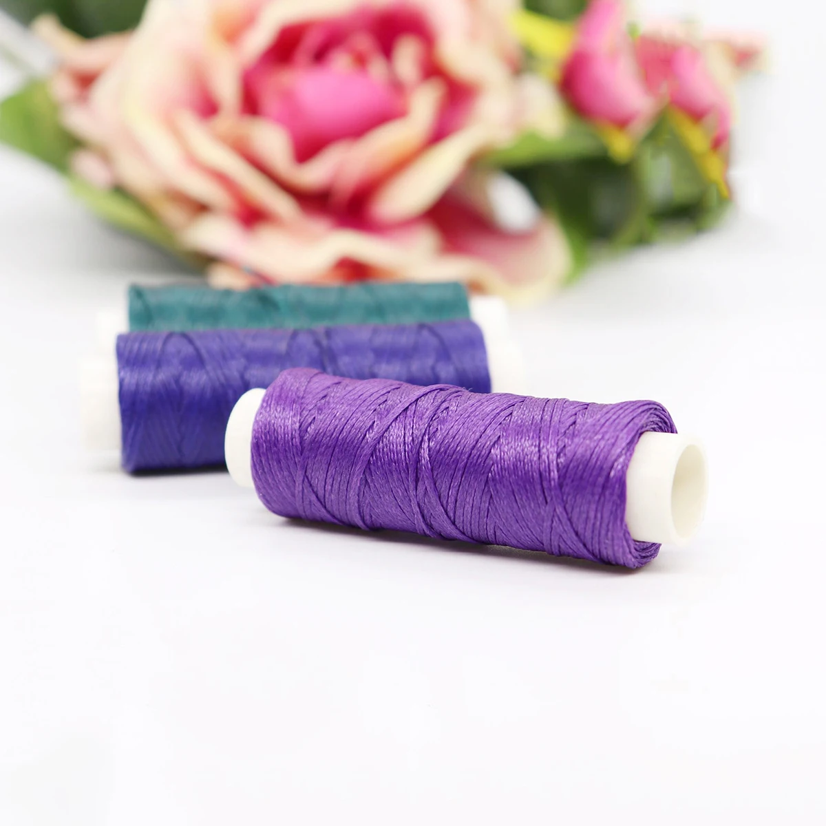 Description Picture 6 of item20m/roll Durable Flat Waxed Thread 0.8mm Width for DIY Leathercraft Tool Stitching Thread Shoes Handbag Luggage Accessories