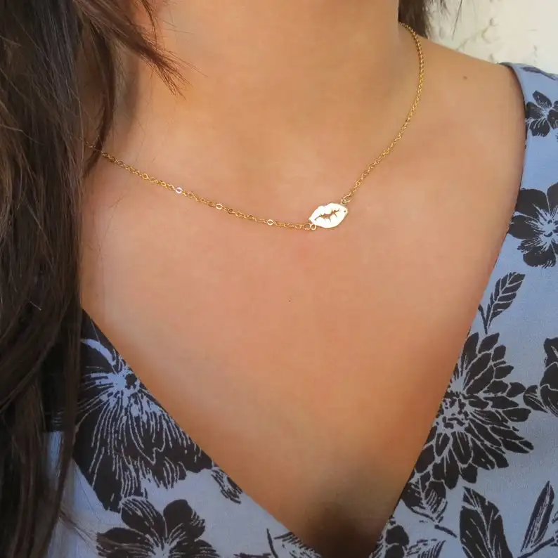 Горячее сексуальное ожерелье с губами из нержавеющей стали полый улыбка