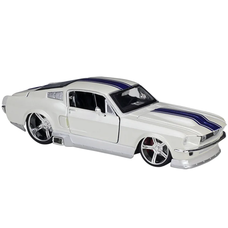 

Maisto 1:24 1967 Ford Mustang GT роскошный автомобиль из сплава, литый под давлением, модель автомобиля, товары для коллекции игрушек