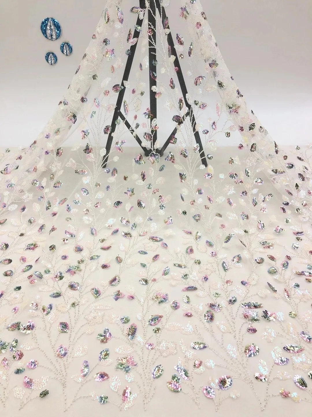 

Французская белая кружевная ткань 2020, Высококачественная вышивка, Африканское кружево с блестками, 55 ярдов/штука для шитья D4387